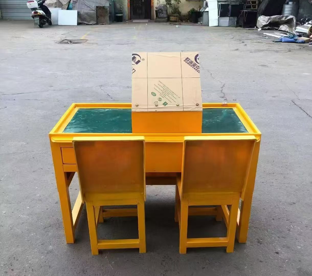 道滘镇防静电导通桌井下煤矿火工品发放桌：危险品流转的安全守护者